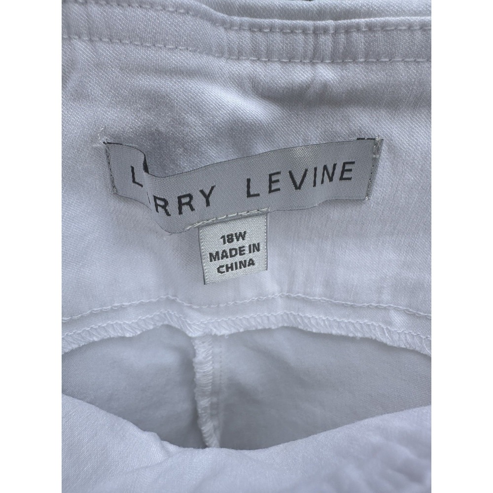 Larry Levine Womens White Capri Pants Size 18W Pull On Stretch Cropped Trousers - Picture 3 of 4